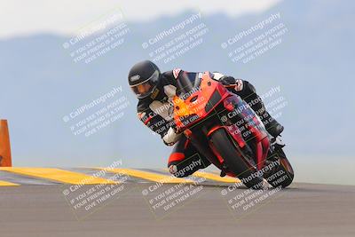 media/Sep-11-2022-SoCal Trackdays (Sun) [[81b7e951af]]/Turn 9 (930am)/